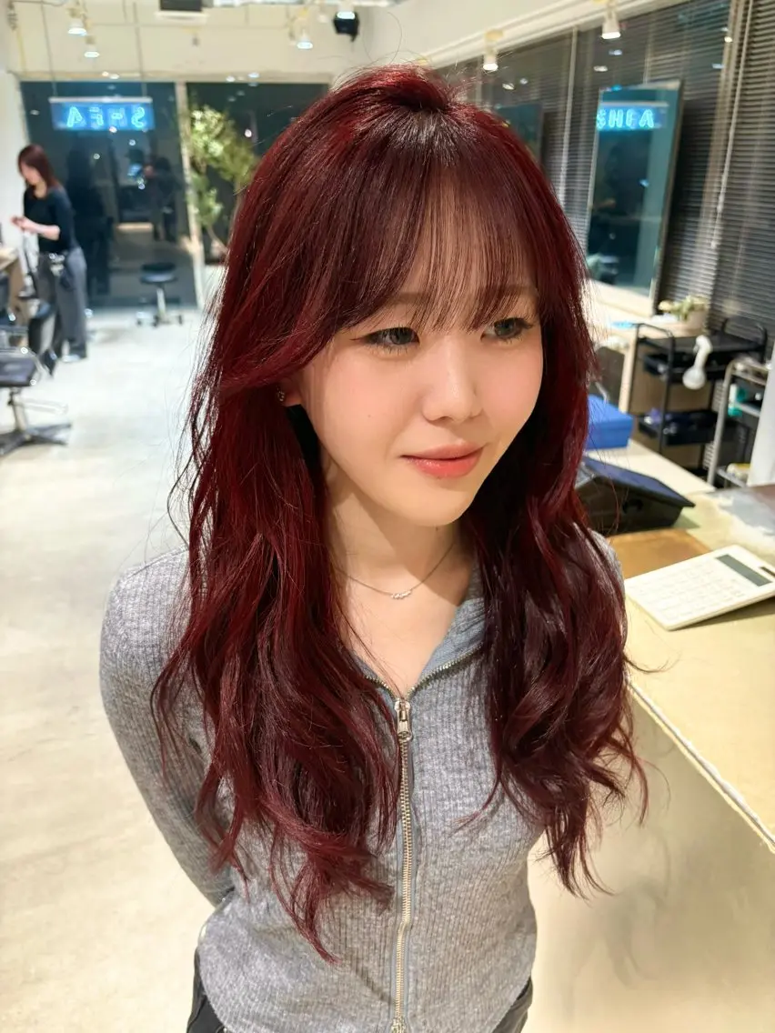 ロング 暖色カラー 奥村陽花のヘアスタイル