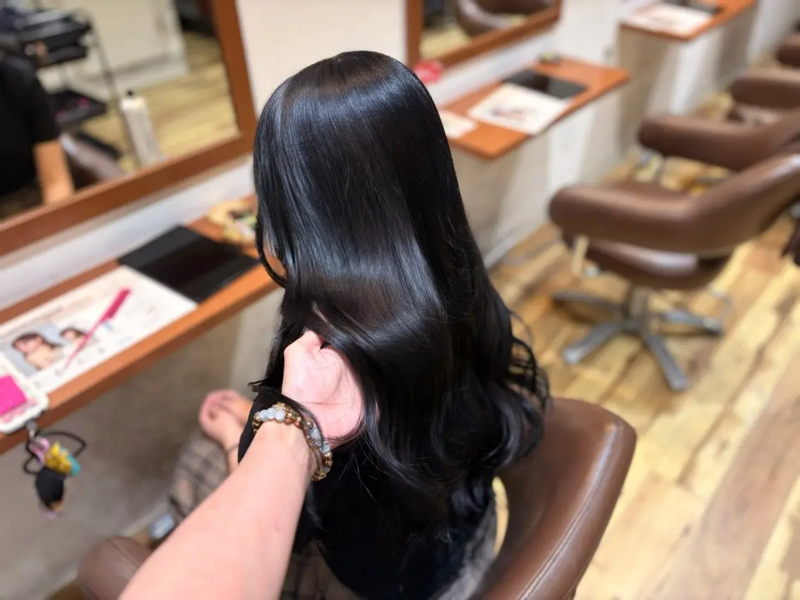 ロング カラー 黒髪 ブリーチ ハイトーンカラー ヘアカラー トリートメント 🩷RIHO 🩷のヘアスタイル