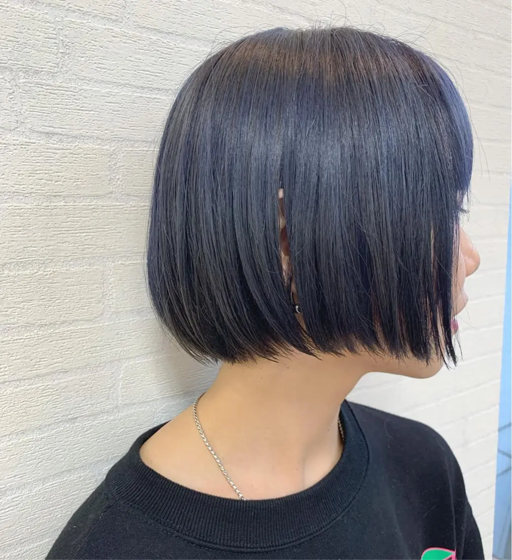 ショート カラー 切りっぱなしボブ ショートボブ ハンサムショート ブリーチ ブルーカラー カット ヘアカラー トリートメント 初めてのショート お任せください✂️のヘアスタイル