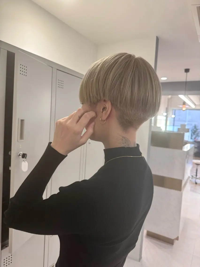 ショート ヘアカラー 福田 美波のヘアスタイル