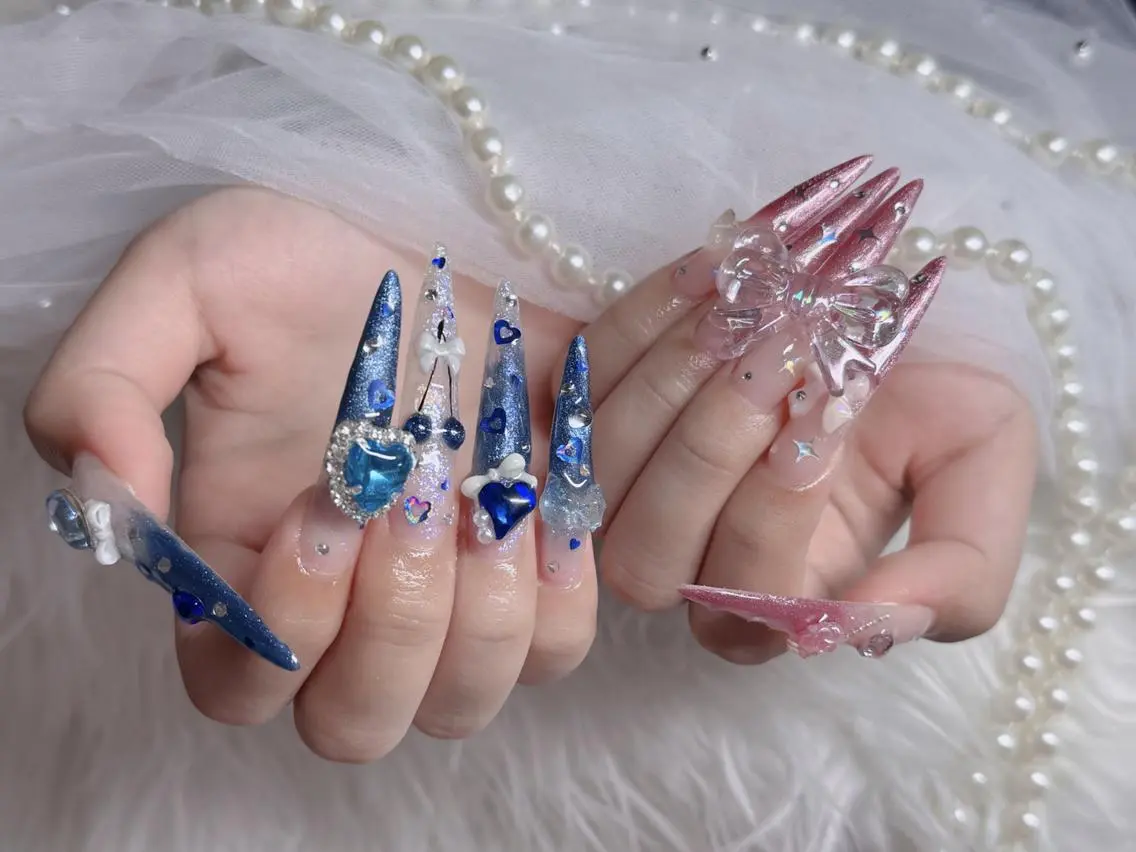 ネイル チークネイル フレンチネイル キラキラネイル 韓国ネイル マグネットネイル ハンドネイル H.baby Nail Salonのネイルデザイン