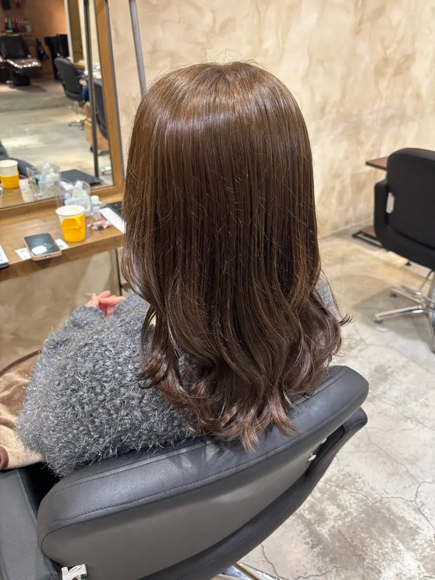 ロング カラー ベージュカラー ブリーチ ダブルカラー ブリーチなしカラー オリーブベージュ カット ヘアカラー トリートメント ツヤカラー🫧Sae ネイルモデル募集中のヘアスタイル