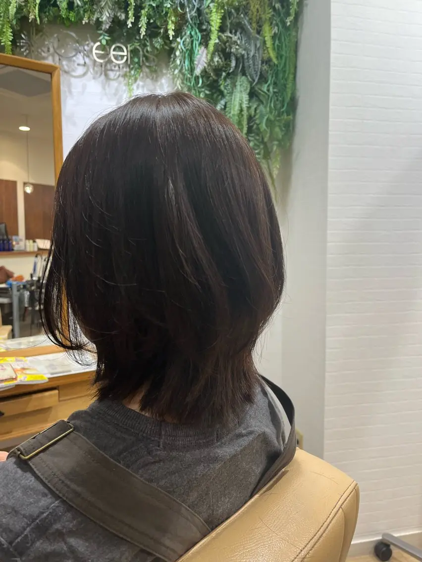 ミディアム レイヤーカット 外ハネヘア Greens Yokoのヘアスタイル