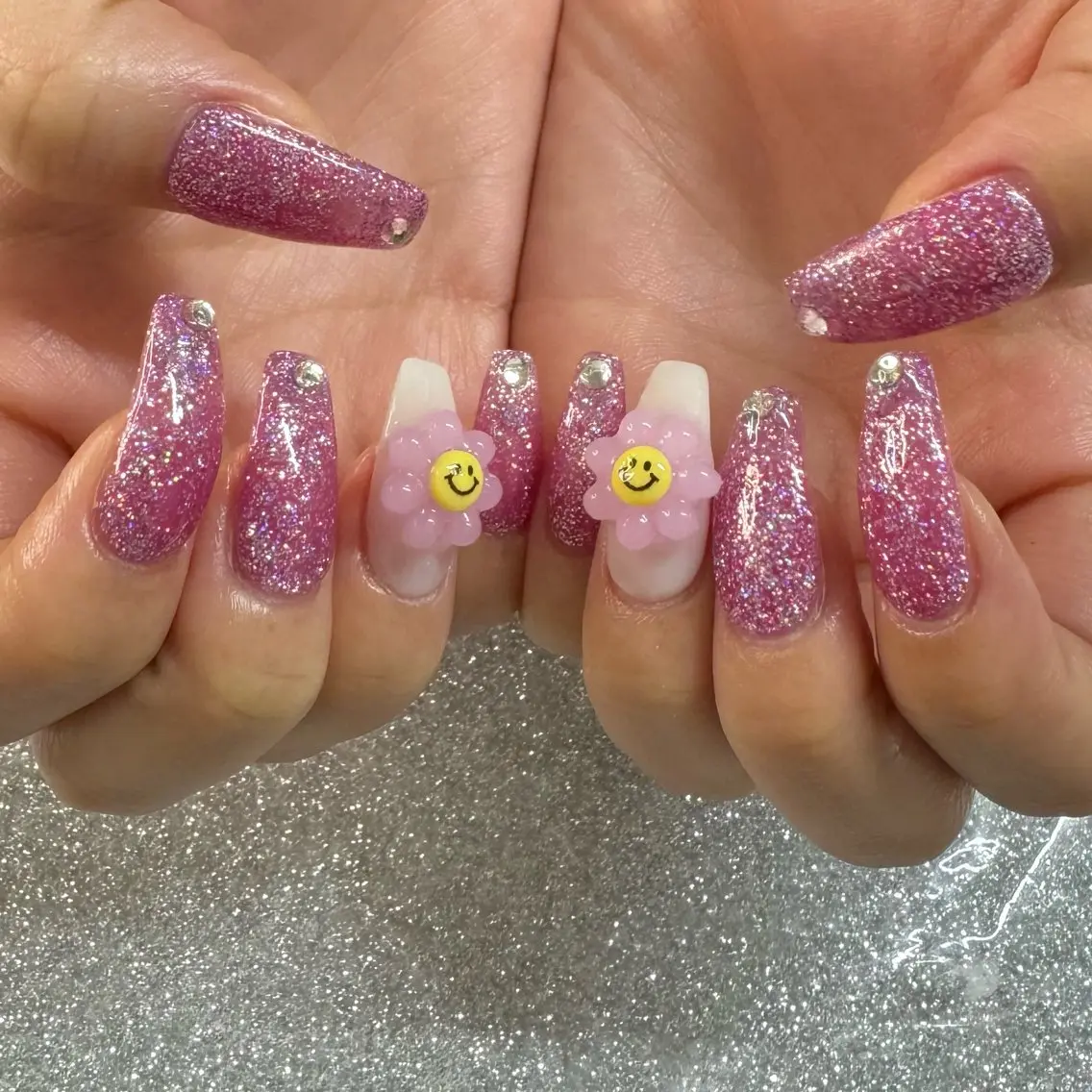 ネイル ハンドネイル VIERU 🌈🎀💖のネイルデザイン