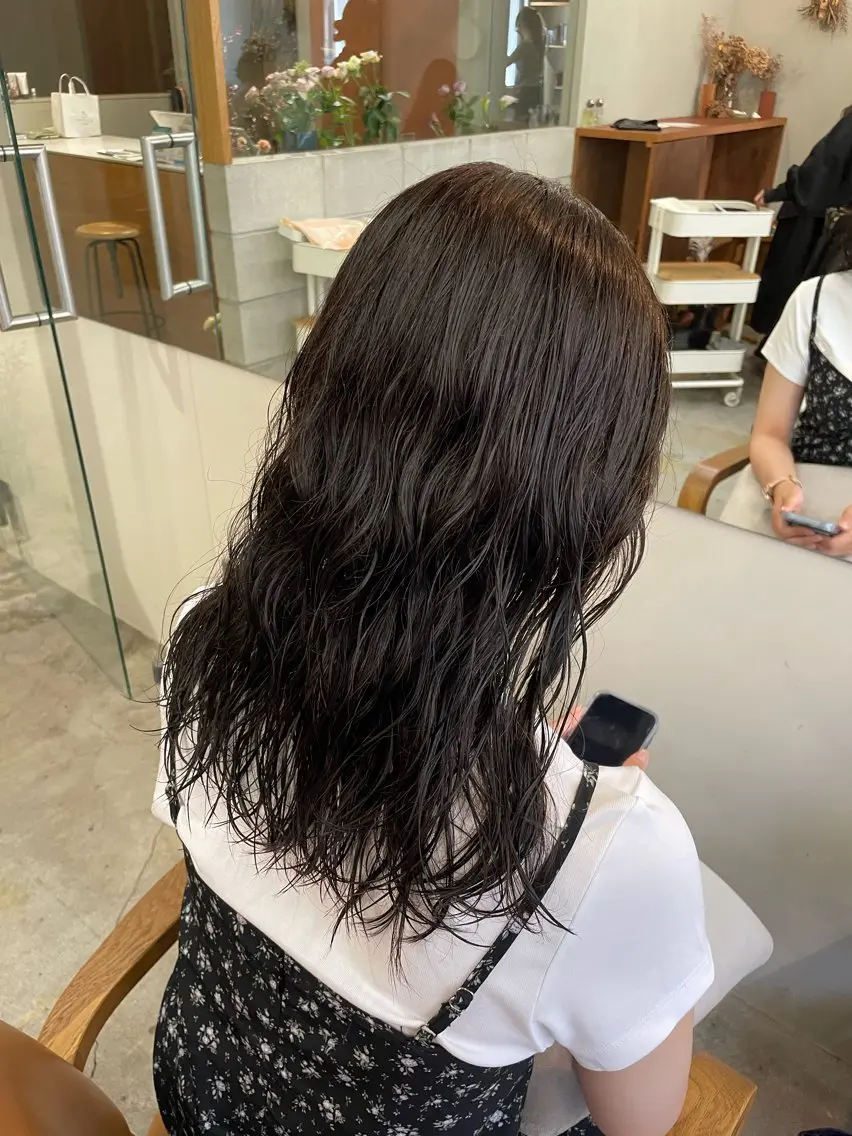 セミロング カラー 山下 悠月のヘアスタイル