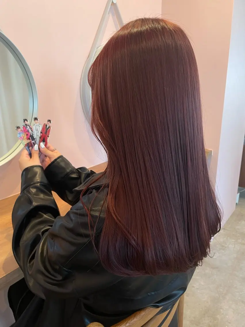 ロング カラー ヘアアレンジ カシス ピンクカラー ヘアカラー トリートメント REONA🪽✨薬院 レイヤーカット🫧のヘアスタイル