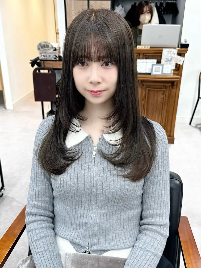 ロング カラー パーマ ヘアアレンジ キッズ カット ヘアカラー レイヤーカット/ 巻ける縮毛矯正のヘアスタイル