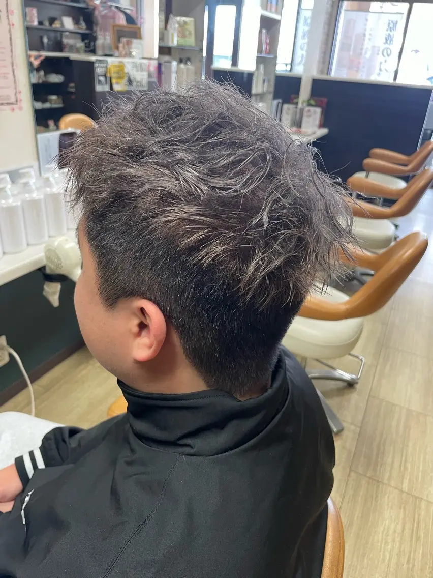 カラー メンズ アッシュ ヘアカラー 徳留 もも花のヘアスタイル