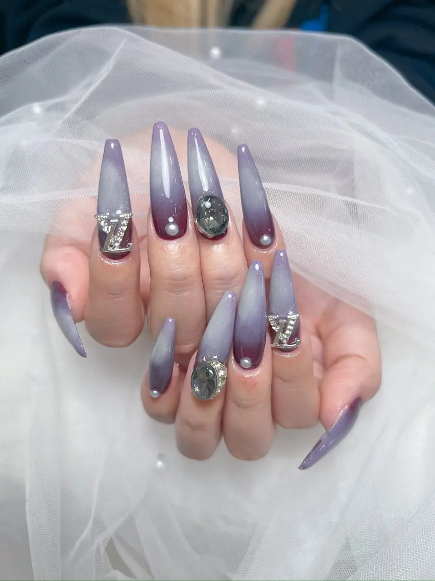 ネイル アートネイル オーロラネイル チークネイル 長さ出し フットネイル Miya _nailのネイルデザイン