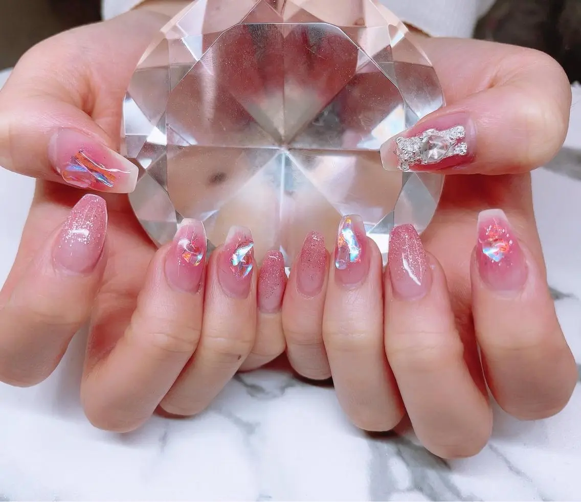 ネイル オーロラネイル チークネイル ジェルネイル グラデーション ハードジェル Lilas Nailのネイルデザイン