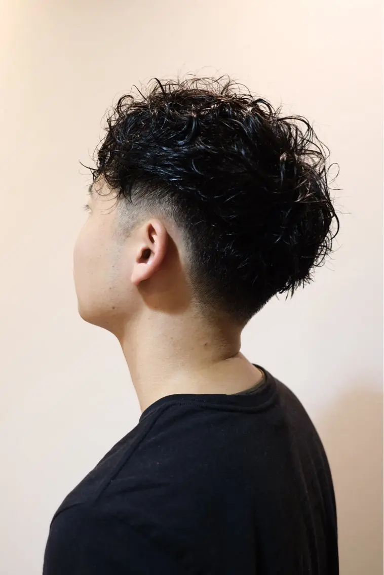 パーマ メンズ メンズパーマ ブリーチ無し透明感 ケアカラー🌿かなみのヘアスタイル