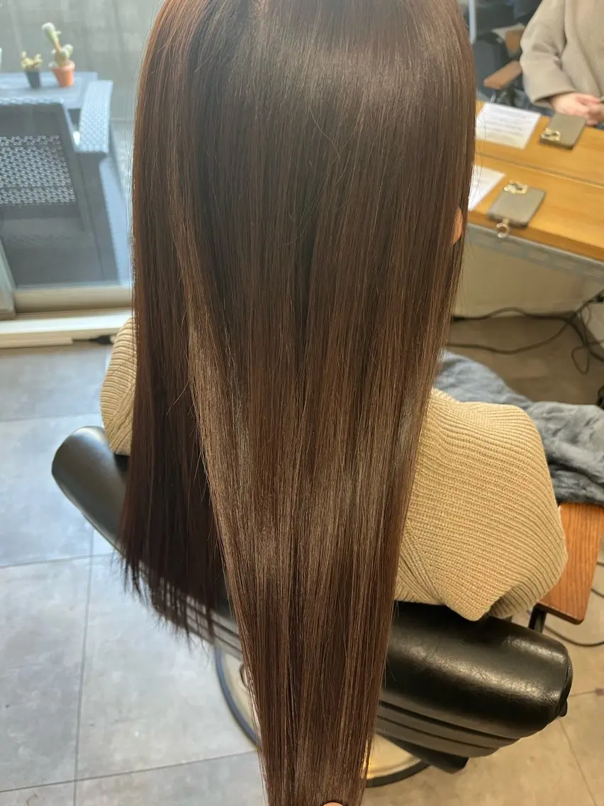 セミロング 縮毛矯正 トリートメント OFF YUYAのヘアスタイル