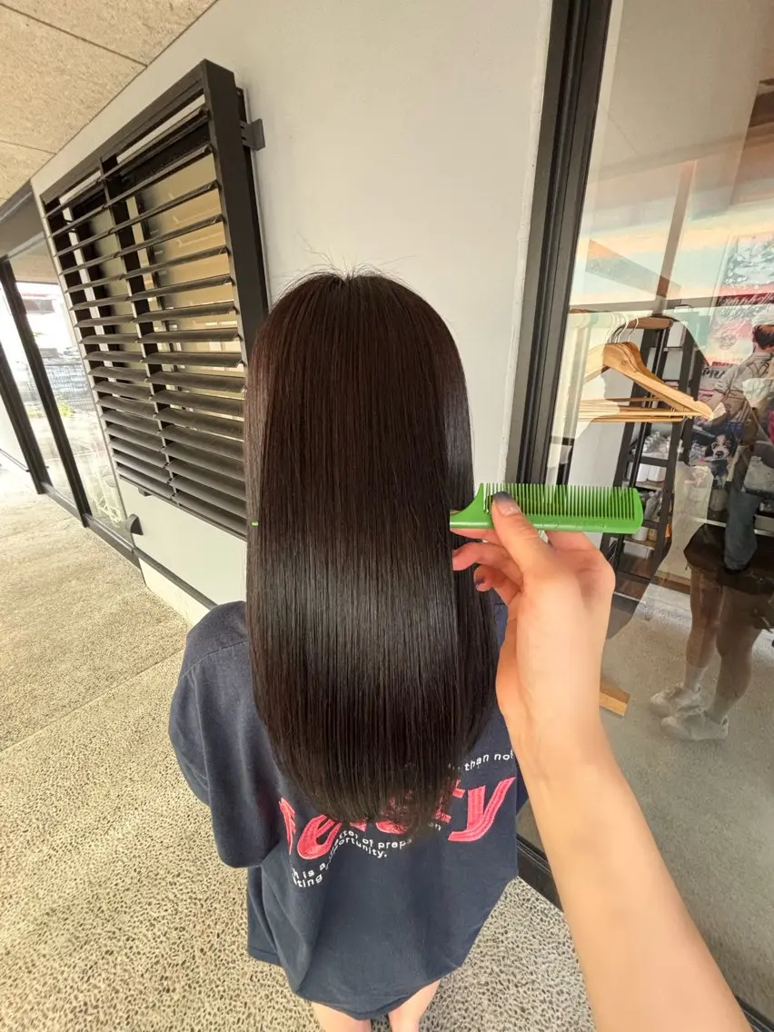 ロング ヘアカラー 西川 璃乃朱のヘアスタイル