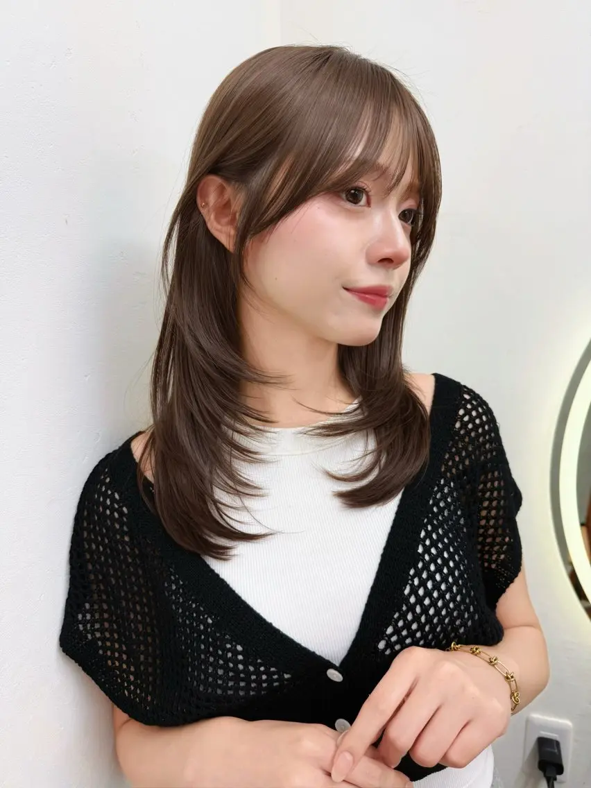 ミディアム カラー 透明感カラー グレージュ ❤️アヤカ レイヤーカット❤️のヘアスタイル