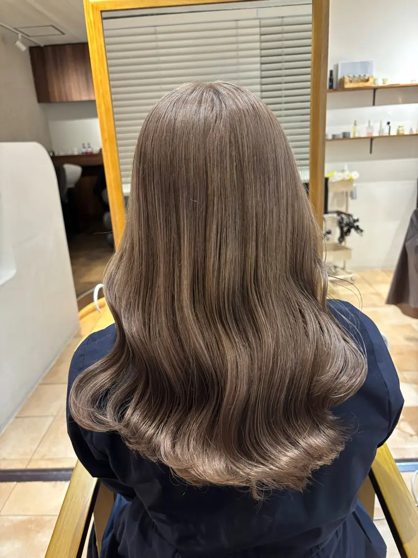 セミロング カラー ダブルカラー グレージュ ミルクティーグレージュ ヘアカラー 🌈透明感カラー🌈 🌟吉田祐介🌟のヘアスタイル