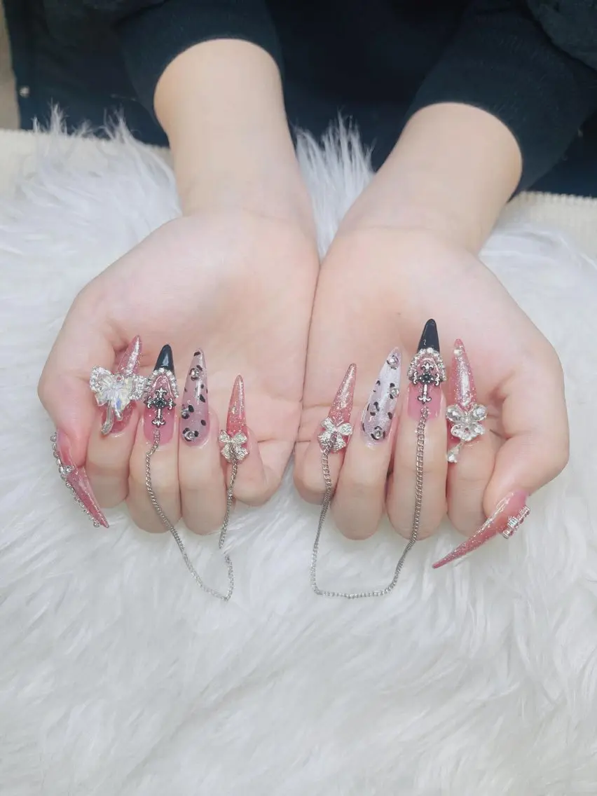 ネイル オーロラネイル チークネイル フットネイル フレンチネイル ハロウィン Lumi Shinokuboのネイルデザイン