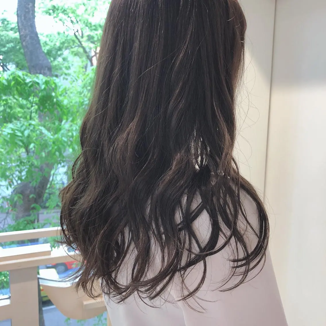 ロング カラー TRENCH 相澤 果歩のヘアスタイル