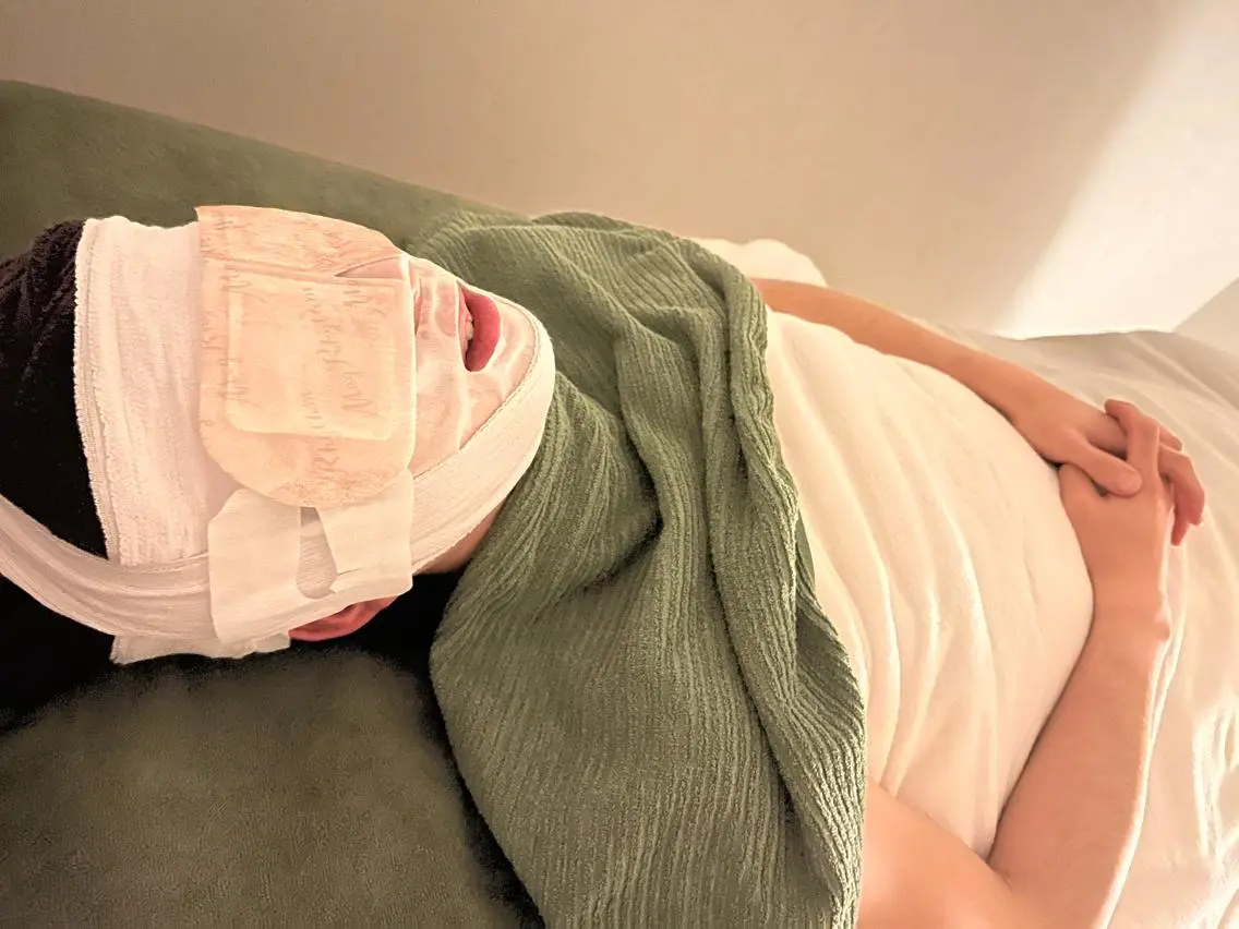 ロング カラー パーマ ヘアアレンジ メンズ キッズ ネイル マツエク・マツパ アイブロウ 温ヘッドマッサージ 【jiu】大久保佳奈のエステ・リラクイメージ