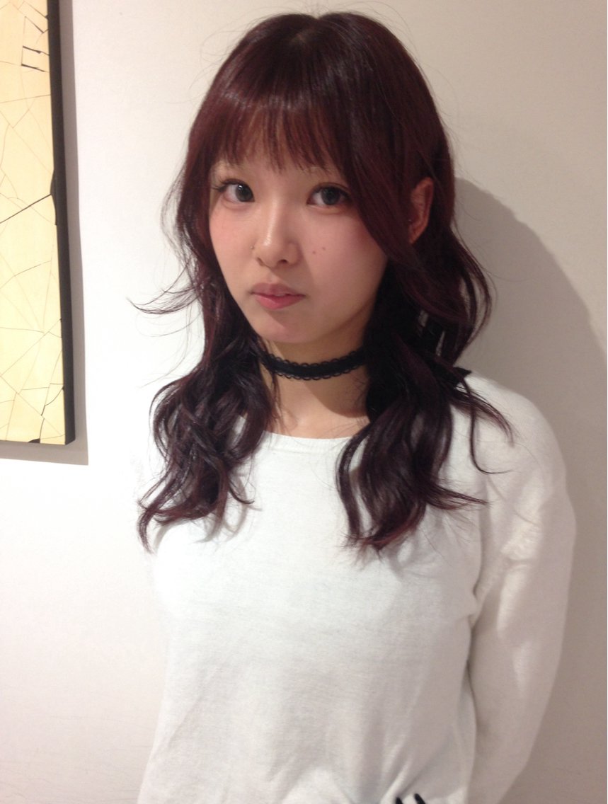 ミディアム カラー ヘアカラー まや/レイヤーパーマ 透明感、暖色カラーのヘアスタイル