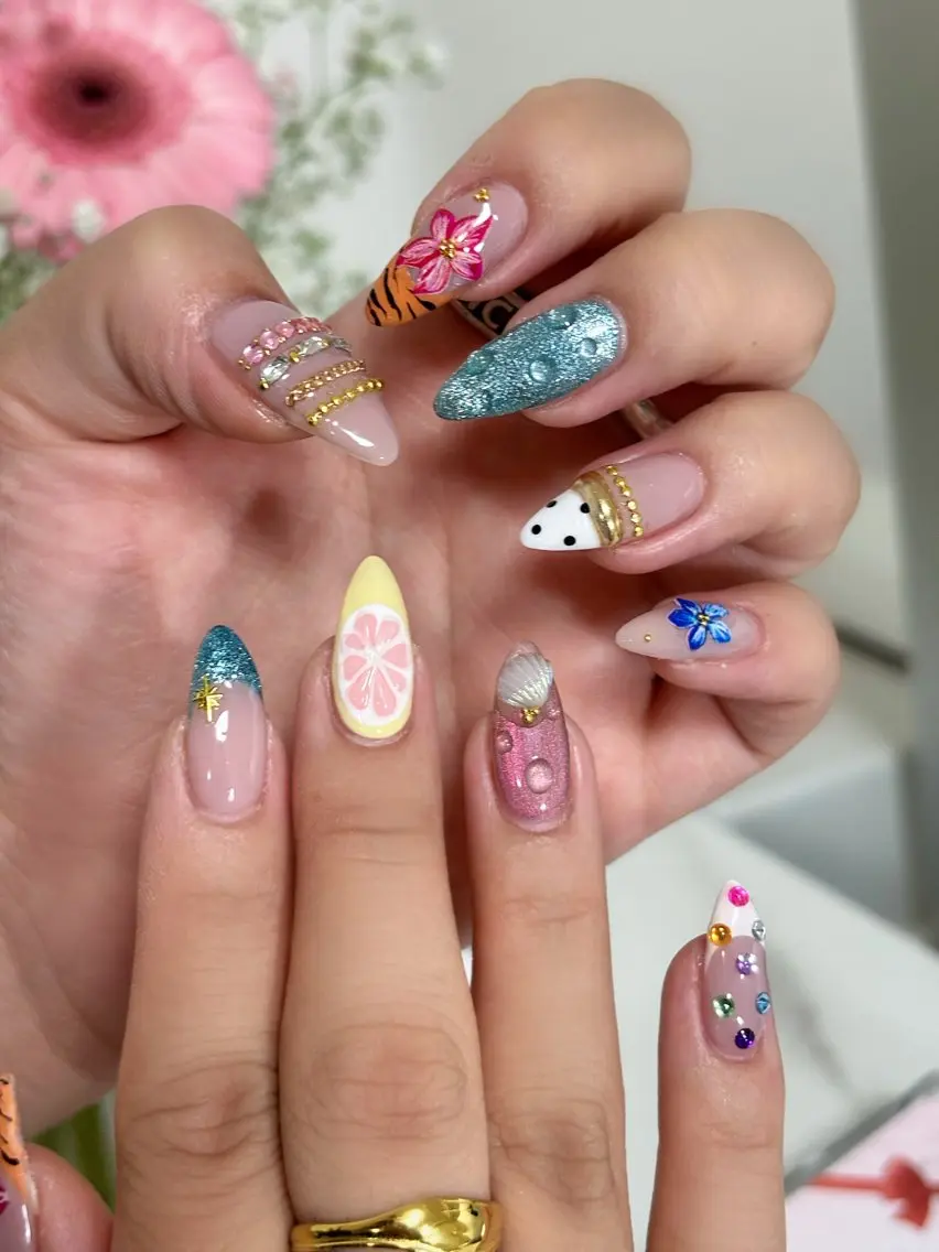 ネイル ゴージャス キラキラネイル 韓国ネイル ロングネイル マグネットネイル ハンドネイル Sully Nail Labのネイルデザイン