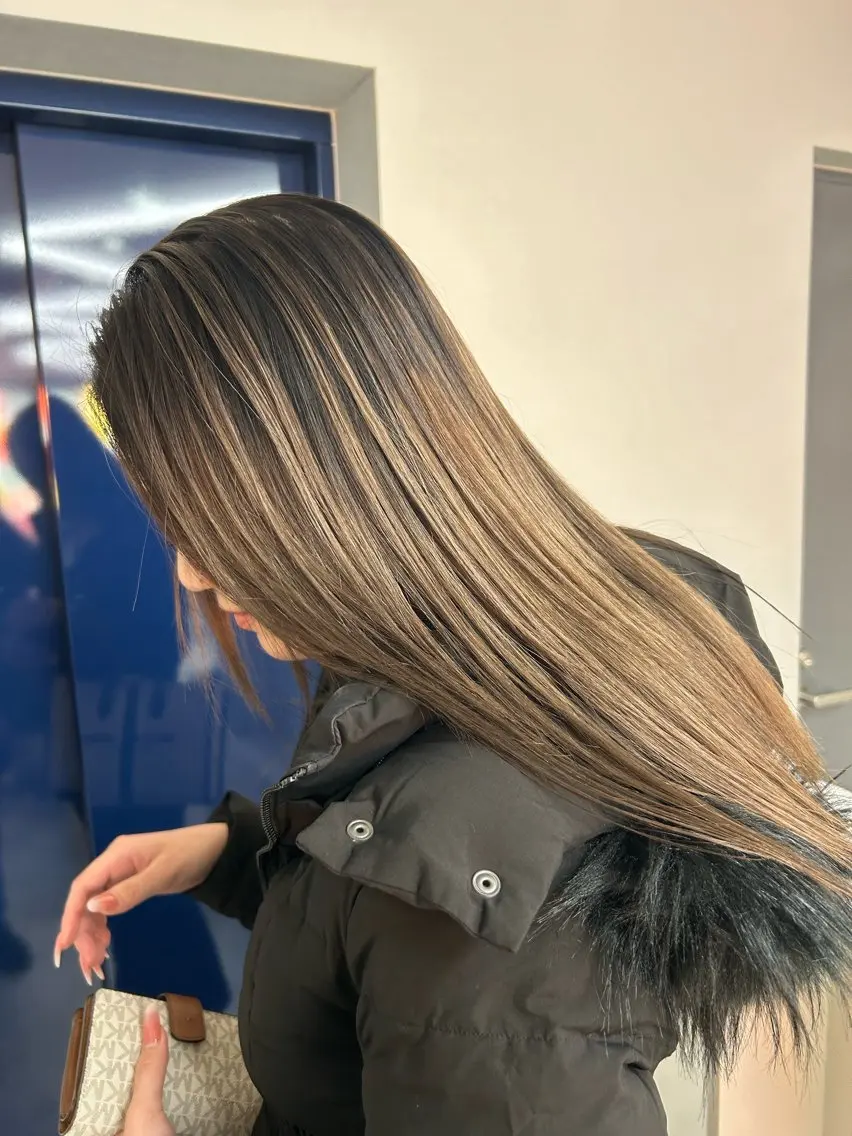 ロング カラー ヘアアレンジ シールエクステ バレイヤージュ ブリーチ ハイライトカラー ハイトーンカラー レイヤー/エクステ alpha下妻のヘアスタイル