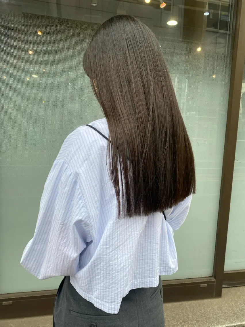 セミロング カット ヘアカラー maeda yumiのヘアスタイル