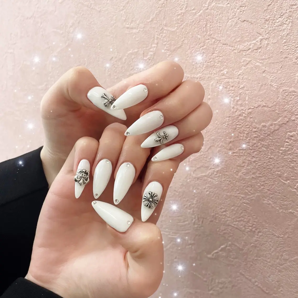 ネイル ホワイト ハンドネイル 💕WOLTOKYO 池袋💕maiのネイルデザイン