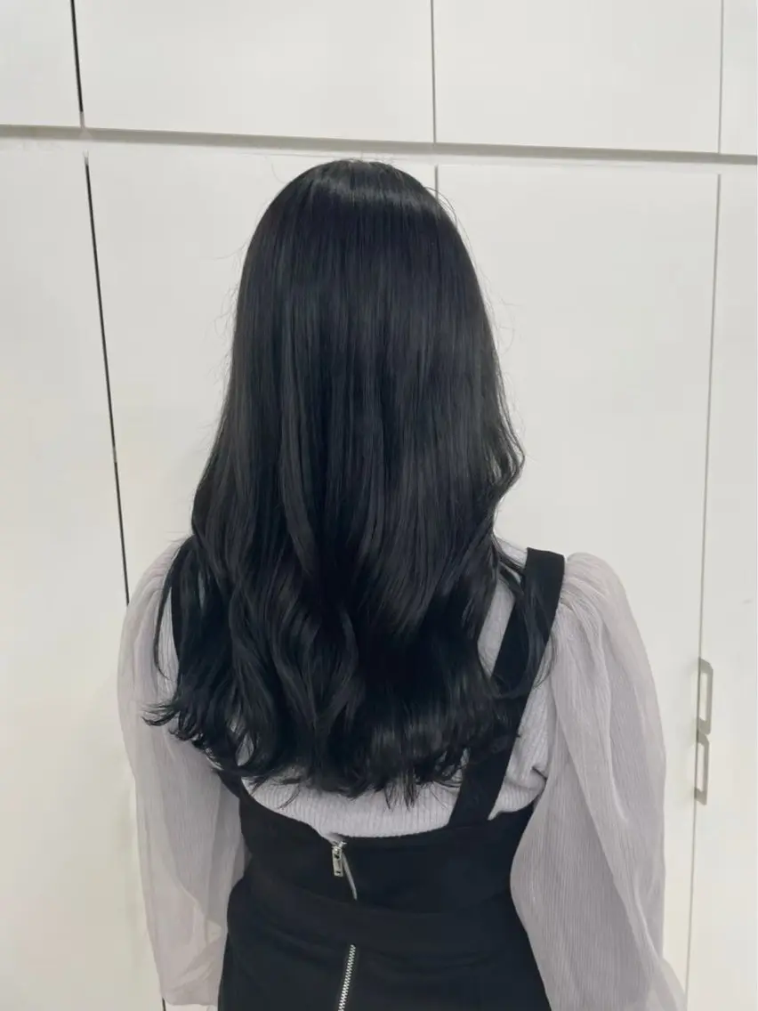 セミロング カラー センターパート特化 井上健太のヘアスタイル