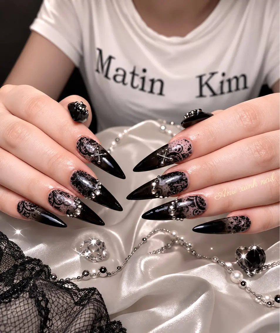 ネイル チークネイル 長さ出し フットネイル ジェルネイル 卒業式 𝓐𝓷𝓻𝓲 XiinhNailのネイルデザイン