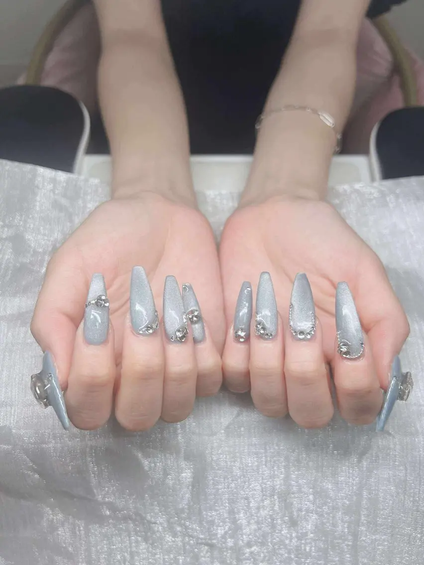 ネイル 長さ出し グラデーション 卒業式 キラキラネイル マグネットネイル ハンドネイル Lee Nailsのネイルデザイン