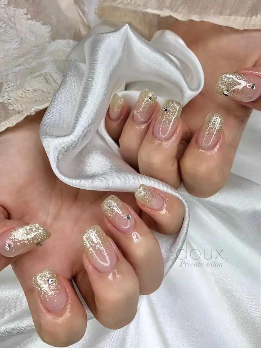 ネイル 長さ出し グラデーション 氷ネイル・うるうるネイル キラキラネイル 韓国ネイル doux. nailのネイルデザイン