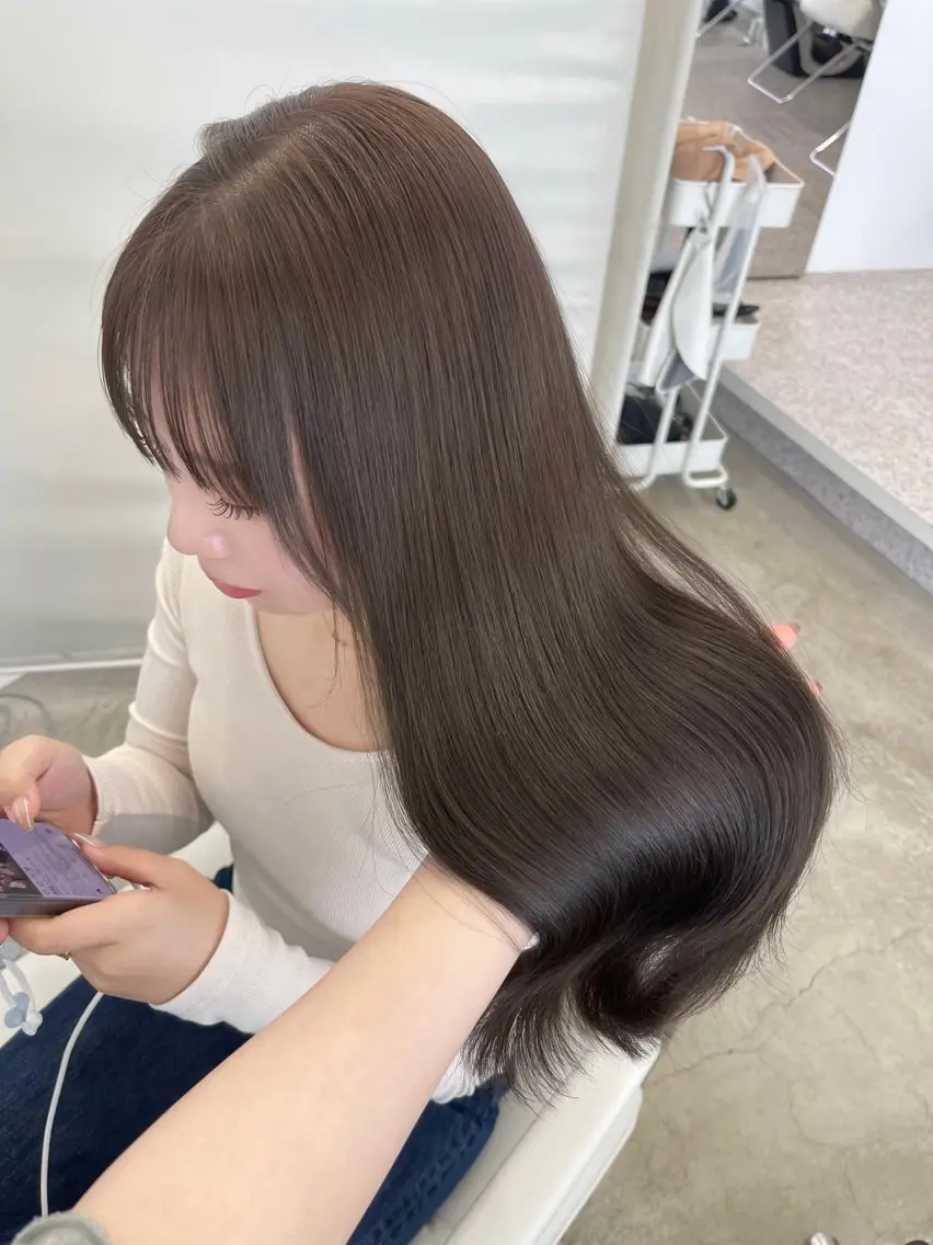ロング レイヤーカット 透明感カラー表参道のヘアスタイル