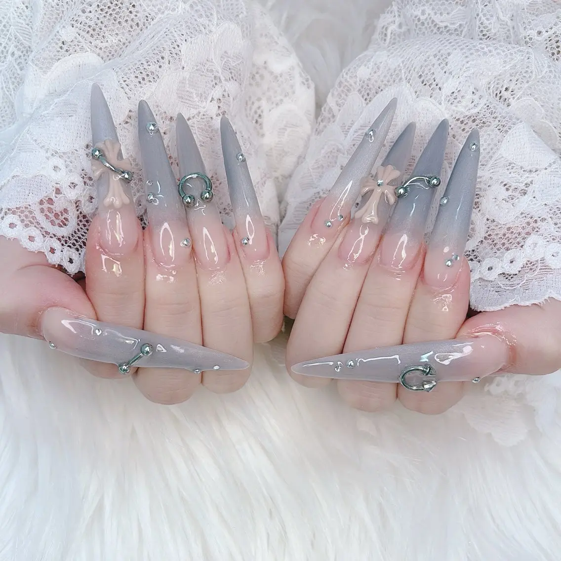 ネイル フレンチネイル ガーリー ロングネイル 持ち込み ハンドネイル ハンドケア mini nailのネイルデザイン