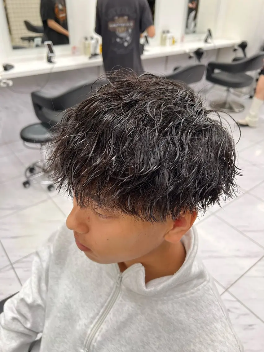 ショート カラー パーマ ヘアアレンジ メンズ メンズパーマ 💎韓国/ レイヤー カット/ 暖色🫧のヘアスタイル