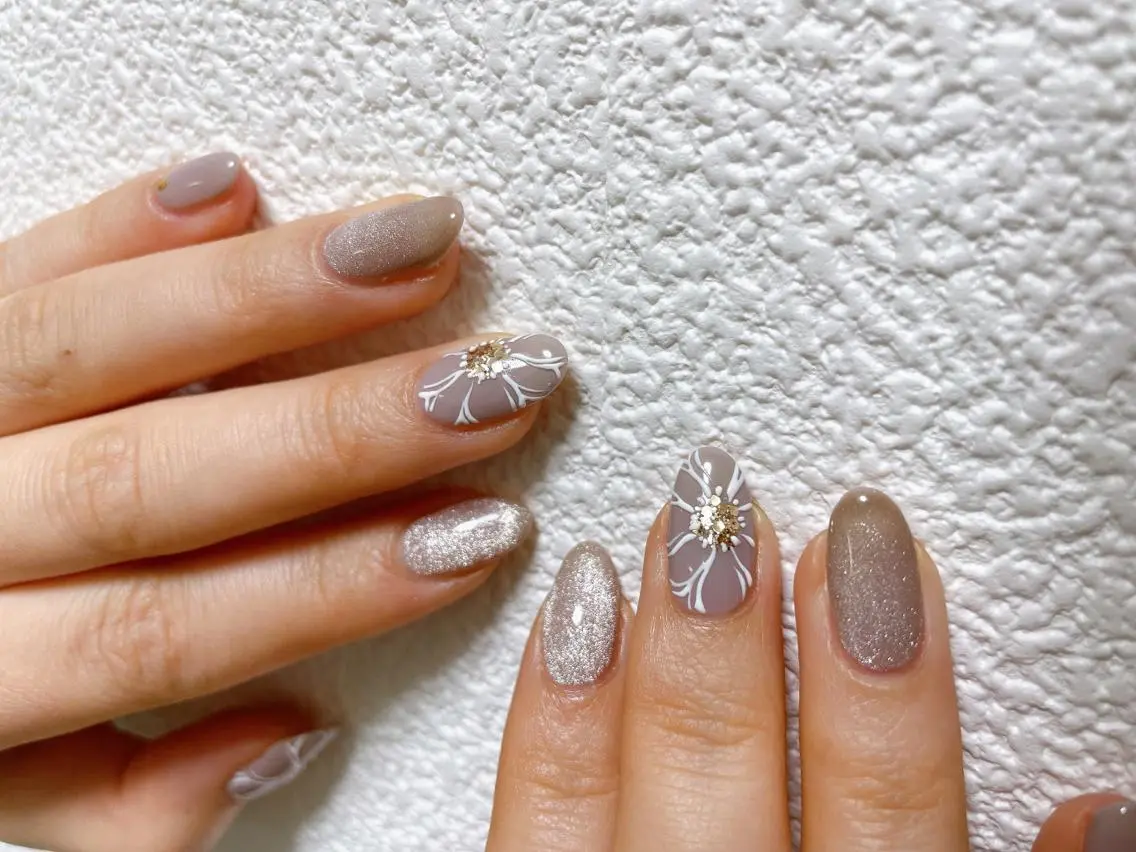 ネイル オーロラネイル フラワーネイル フットネイル フレンチネイル ジェルネイル mogunail &blowのネイルデザイン