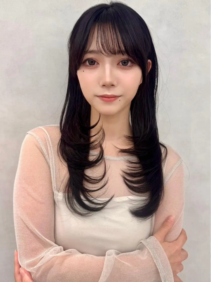 ロング カラー 佐々木 双葉のヘアスタイル