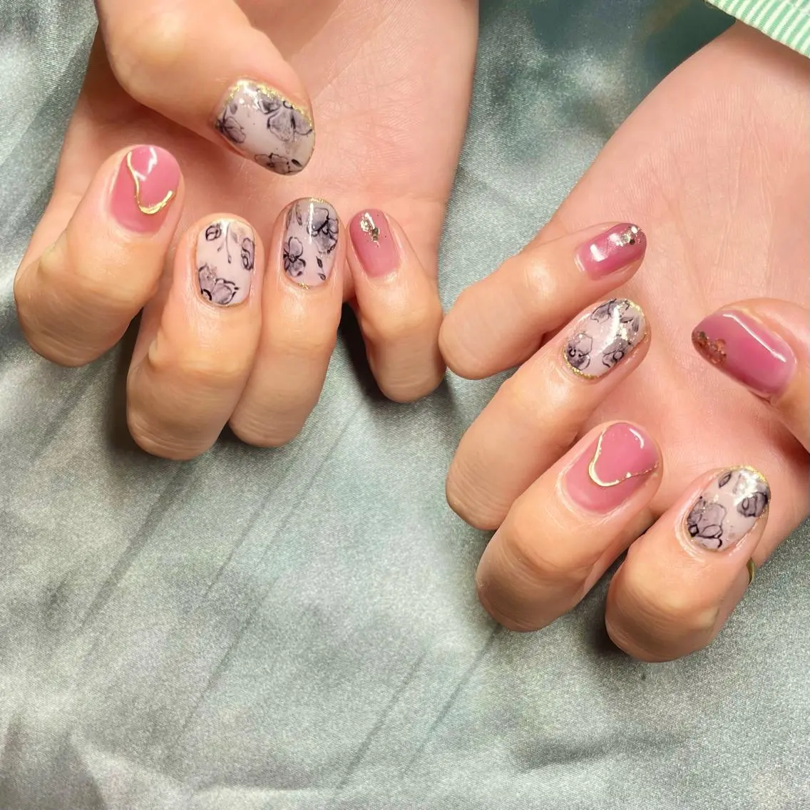 ショート カラー パーマ ヘアアレンジ メンズ キッズ ネイル マツエク・マツパ アイブロウ ピンクカラー カラーマツエク フラワーネイル ピンク el. by Aoのネイルデザイン