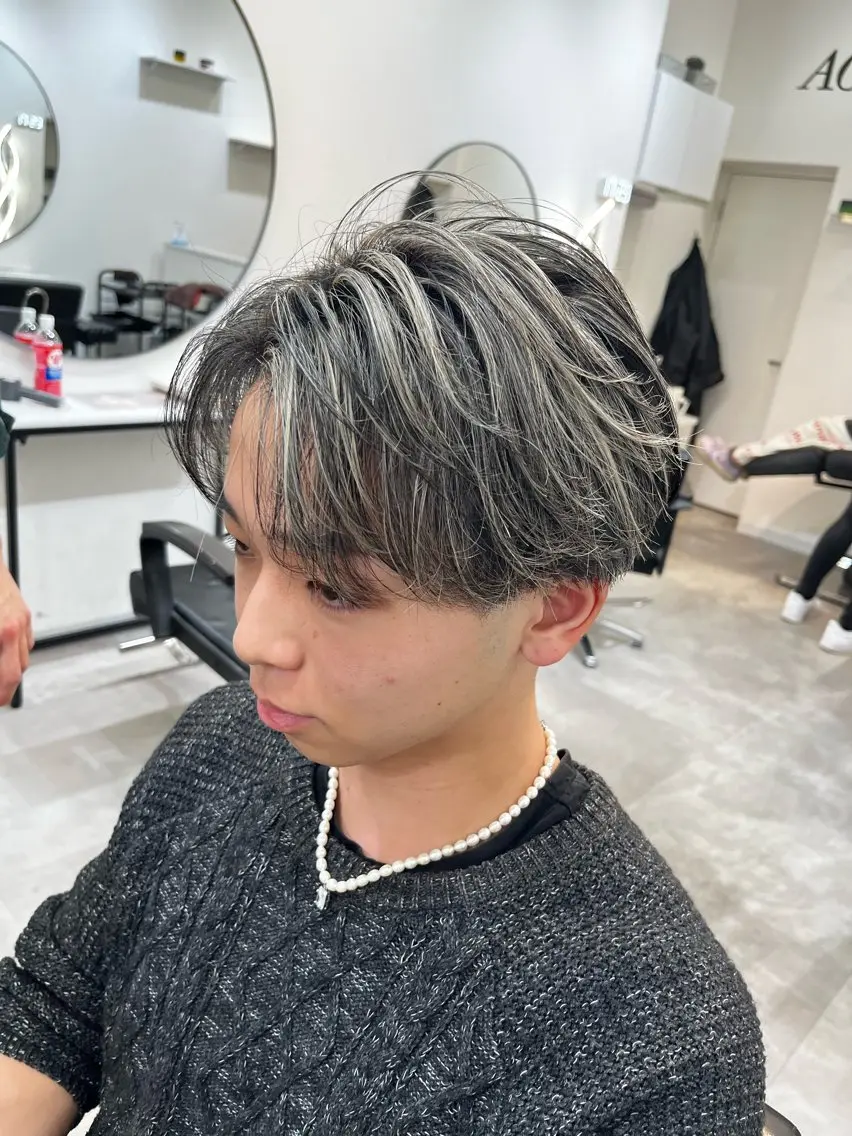 【期間限定✨️】¥29700→¥4000でハイライトカラーができるお得メニュー🉐の写真