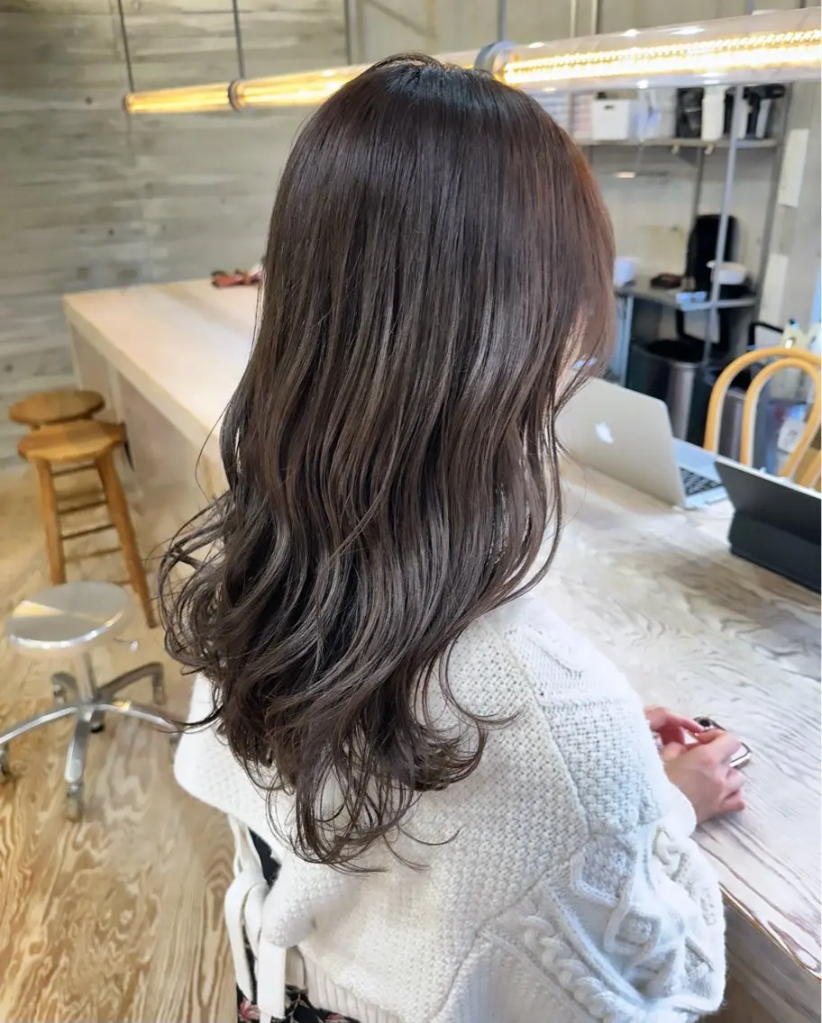 セミロング カラー ササキカズマ〻透明感 〻色落ち〻赤み消しのヘアスタイル