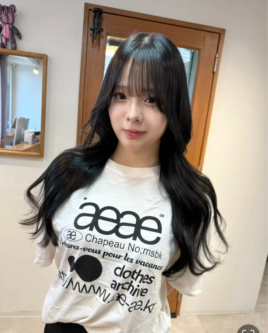 ロング カラー 黒髪 ブルーカラー ブルーブラック レイヤーカット カット ヘアカラー トリートメント 岡本 太陽☀️のヘアスタイル