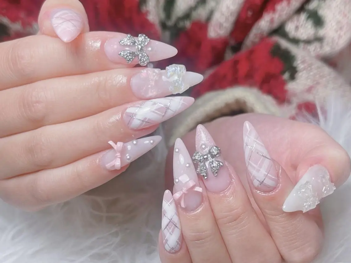 ネイル 長さ出し グラデーション 卒業式 キラキラネイル マグネットネイル Emi🌸Belle Nail Salonのネイルデザイン