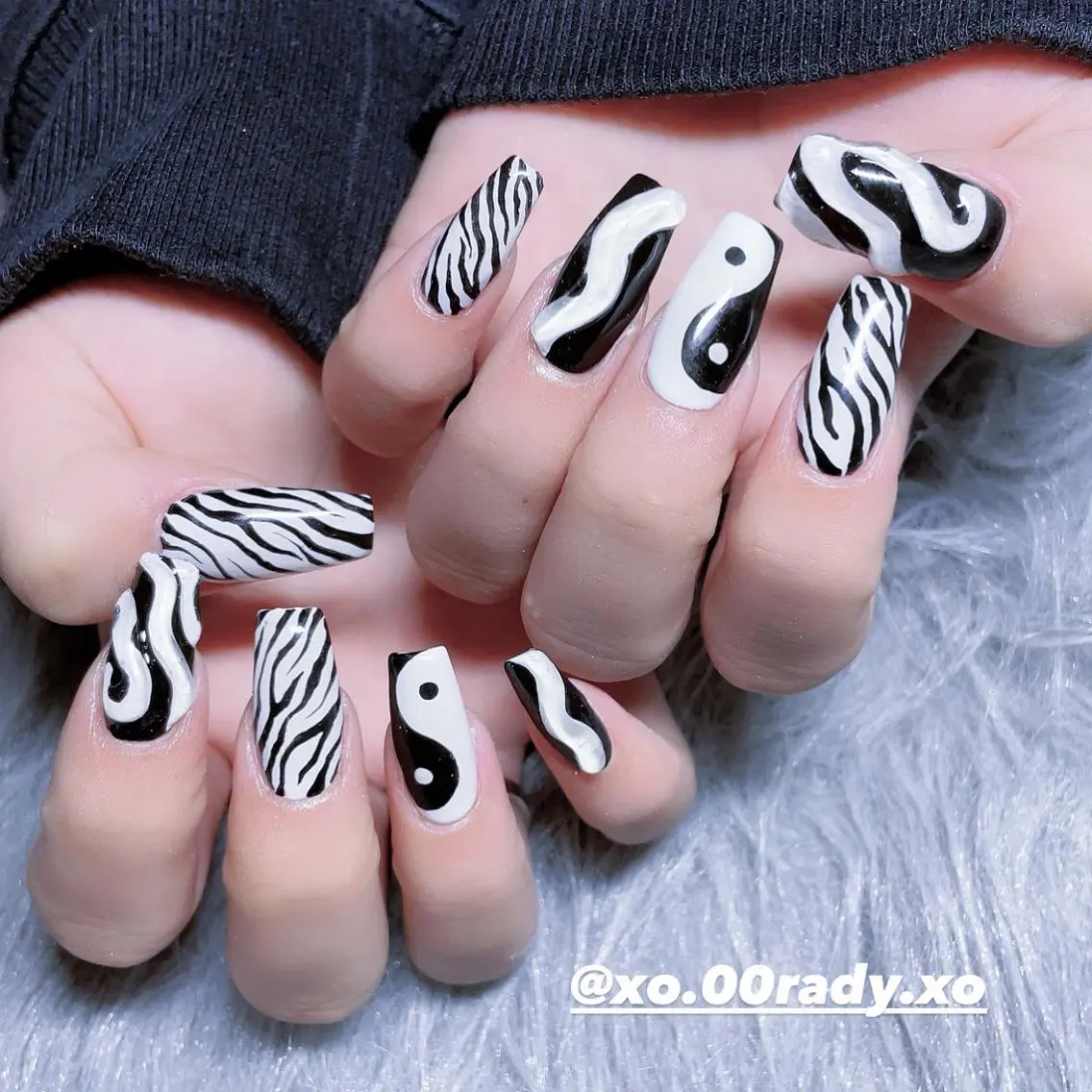 ミディアム ネイル 持ち込み ⛓Miyu ⛓のネイルデザイン