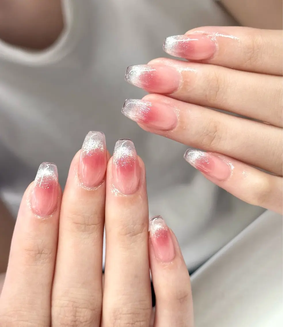 ネイル チークネイル 長さ出し ガーリー 韓国ネイル マグネットネイル Junn Nailのネイルデザイン