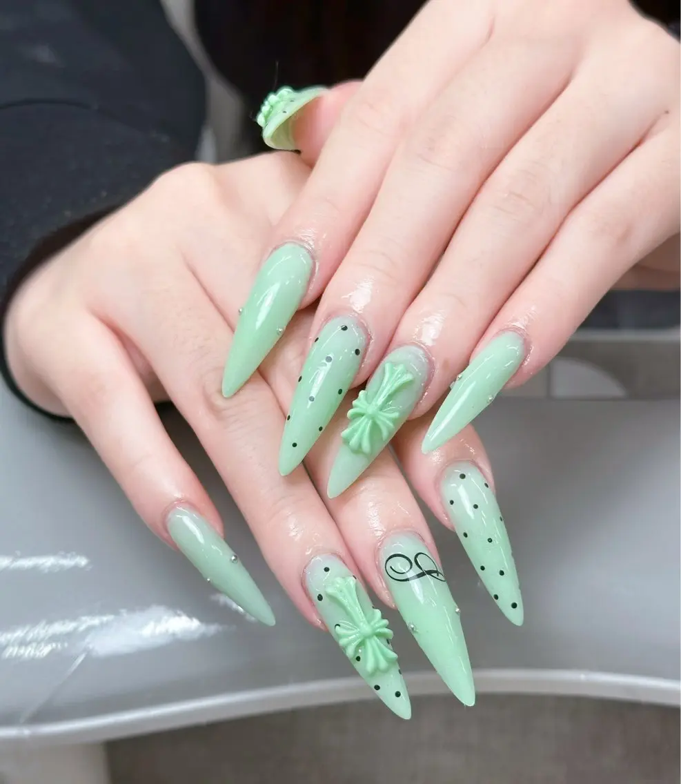 ネイル アートネイル ジェルネイル 韓国ネイル ニュアンスネイル ハンドネイル Luna Nail.Novaのネイルデザイン