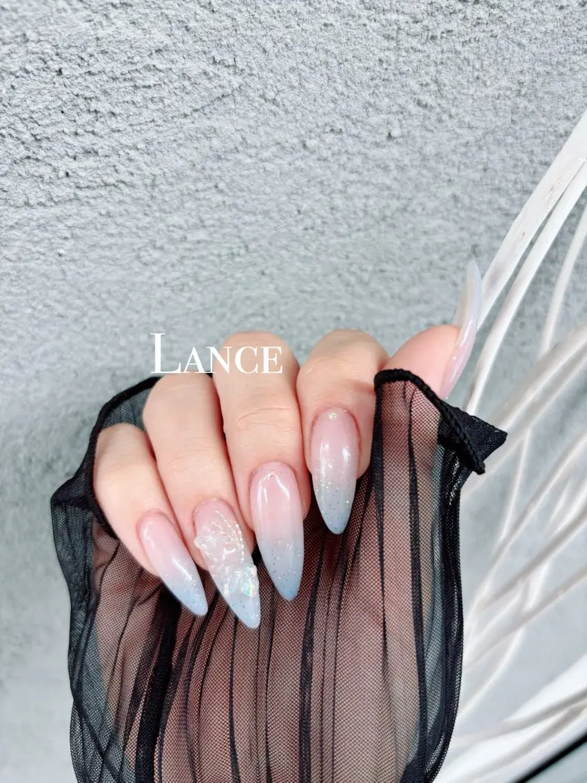 ネイル オーロラネイル フットネイル 氷ネイル・うるうるネイル キラキラネイル 韓国ネイル ハンドネイル Lance nailのネイルデザイン