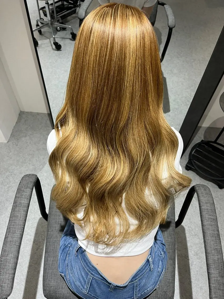 ロング カラー ブロンド ハイライトカラー ハイライト ヘアカラー 浜松街中/駐車場有 マンツーマン小畑翔平のヘアスタイル