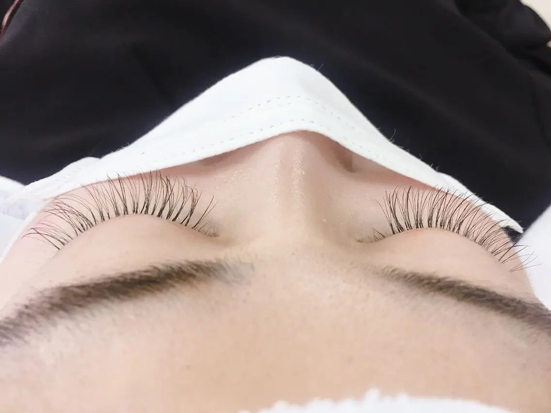 マツエク・マツパ 中村 眞歩のヘアスタイル