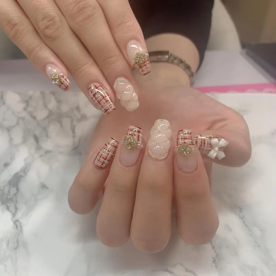 ネイル はな💎ネイル ワンホン、長さ出しのネイルデザイン