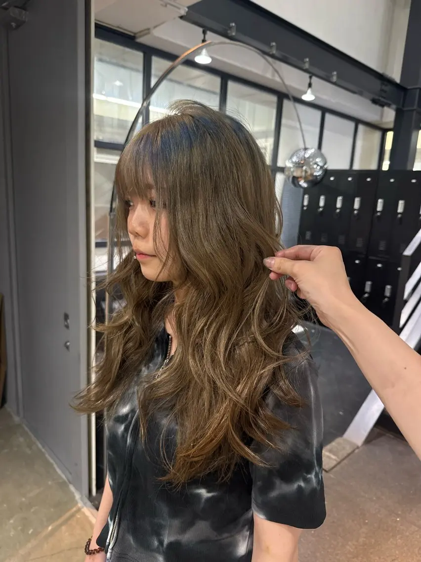 ロング カラー ブルーカラー レイヤーカット ヘアカラー トリートメント 小倉/髪質改善 /カラー/五郡 陽菜のヘアスタイル