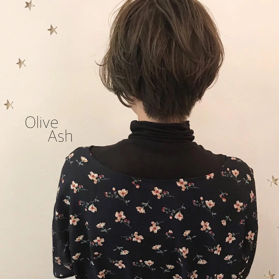 ショート カラー 市川 千夏のヘアスタイル